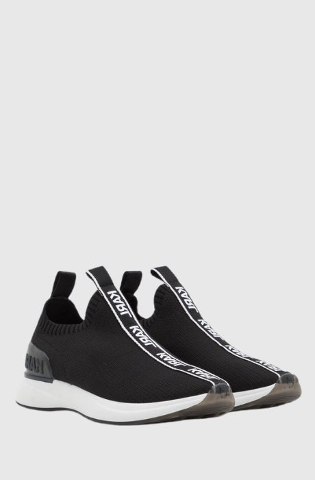 Women's Finesse Legere Lo Knit Sneakers